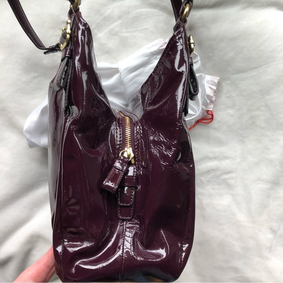SOLD!!!  COACH Plum Patent Leather Maggie Madison Hobo Shoulder Bag #18760 - Picture 8 of 15